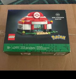LEGO 40911 Mini Pokemon Center Limited Edition **NEW SEALED IN HAND!! Sold Out