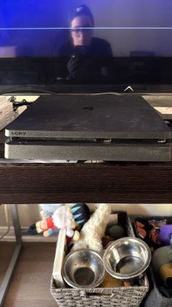 PlayStation 4 Slim 1TB