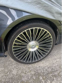 20 inch Mercedes Rims and Tires *1 cracked