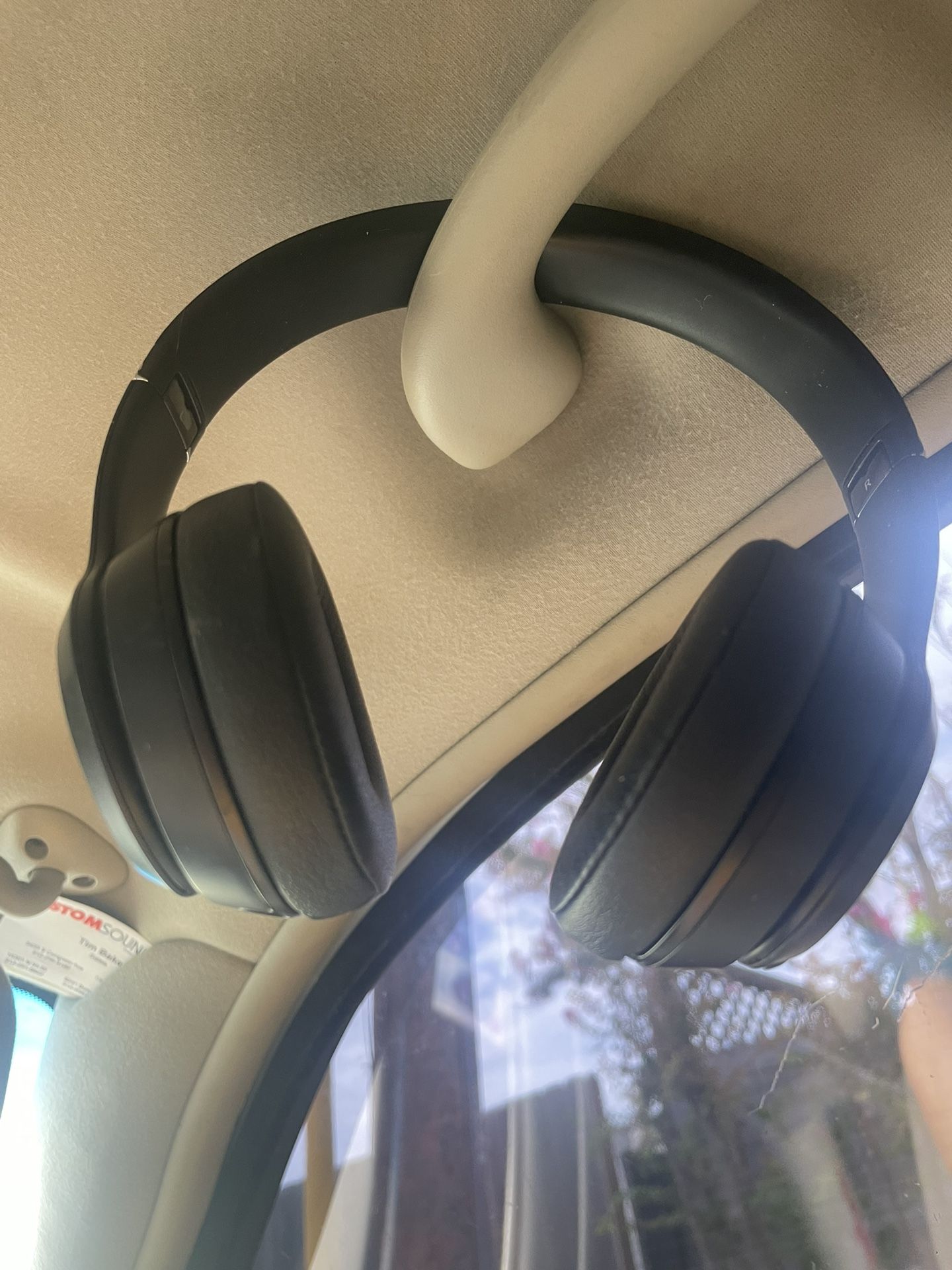 beats solo 3 headphones 