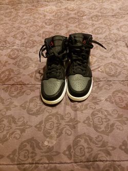 AIR JORDAN 1..SIZE 6.5 BOYS