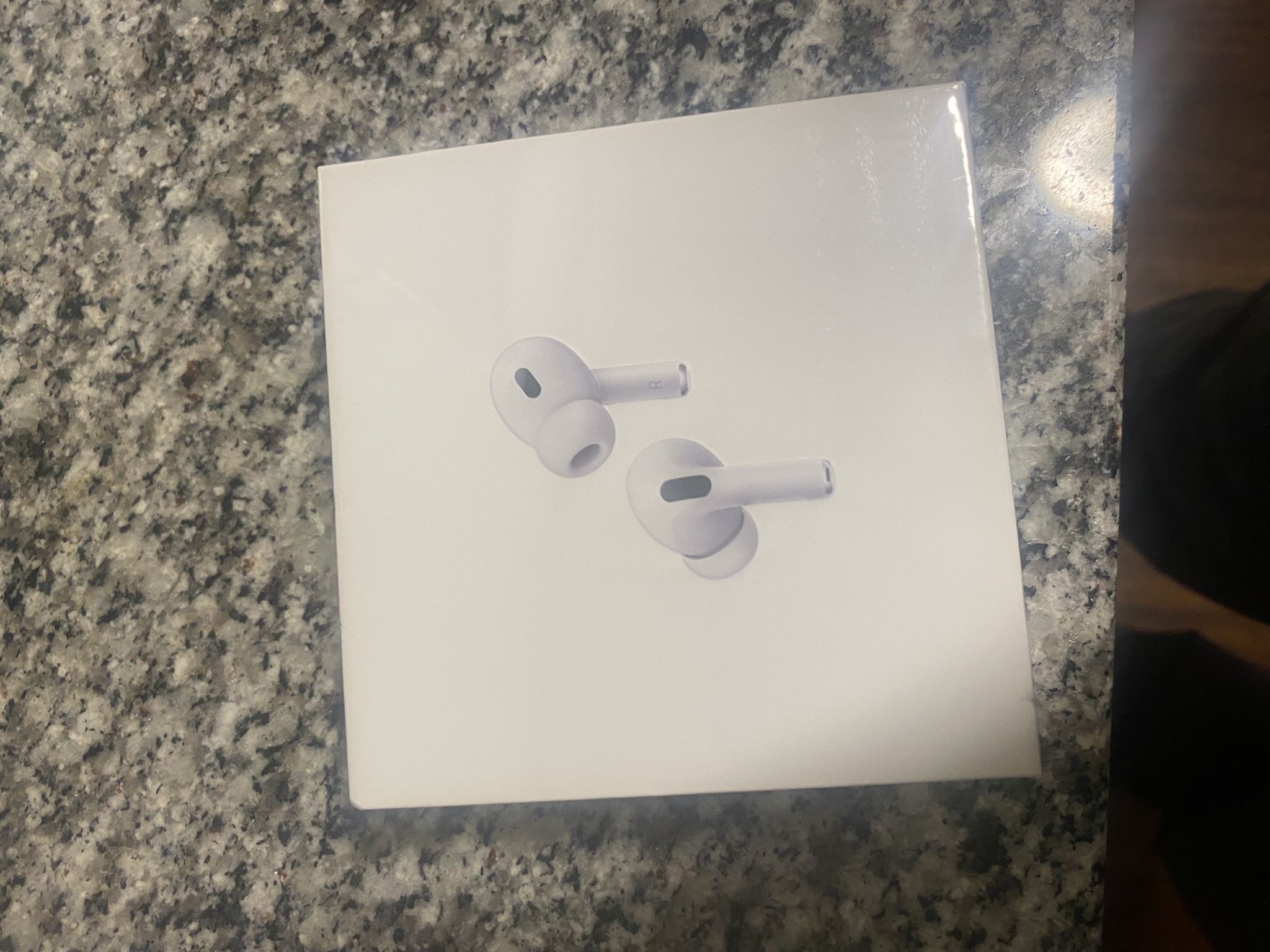 Apple AirPods Pro 2nd Gen with MagSafe Case – Excellent Condition