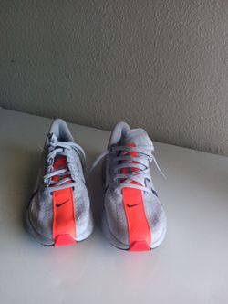 Never been worn Nike pegasus 5.5
