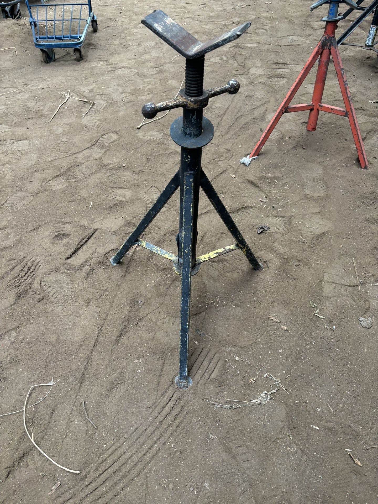 Pipe Stand