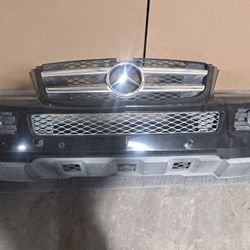 2007 Mercedes GL450 OEM COMPLETE BUMPER, GRILLE AND FOGLIGHTS