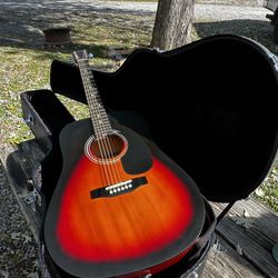 Slightly used Lauren Guitar. Model LA125
