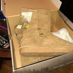 Bearpaw Adele Sixe 7. Hickory. Brand New