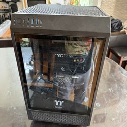 Thermaltake Tower 100 / iTX Case