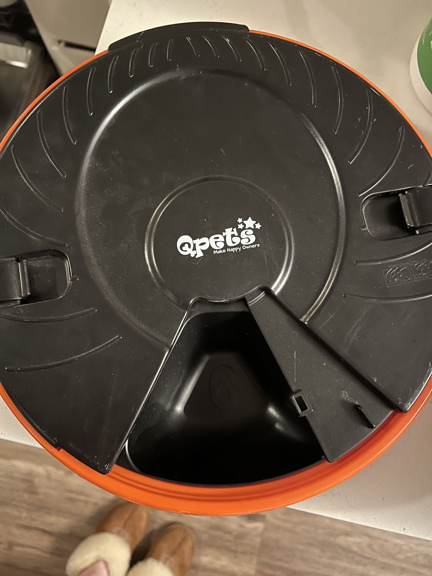 Qpets Automatic Pet Feeder