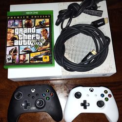 Xbox One S With 2 controllers And Grand Theft Auto V