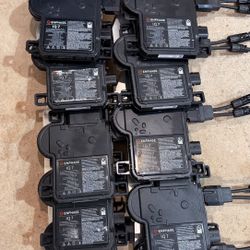 Enphase IQ7 microinverter