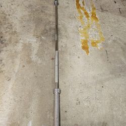 7 foot 45lbs Olympic 2" weight bar with clips