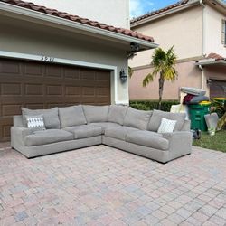 Large Broyhill Sectional Sofa 