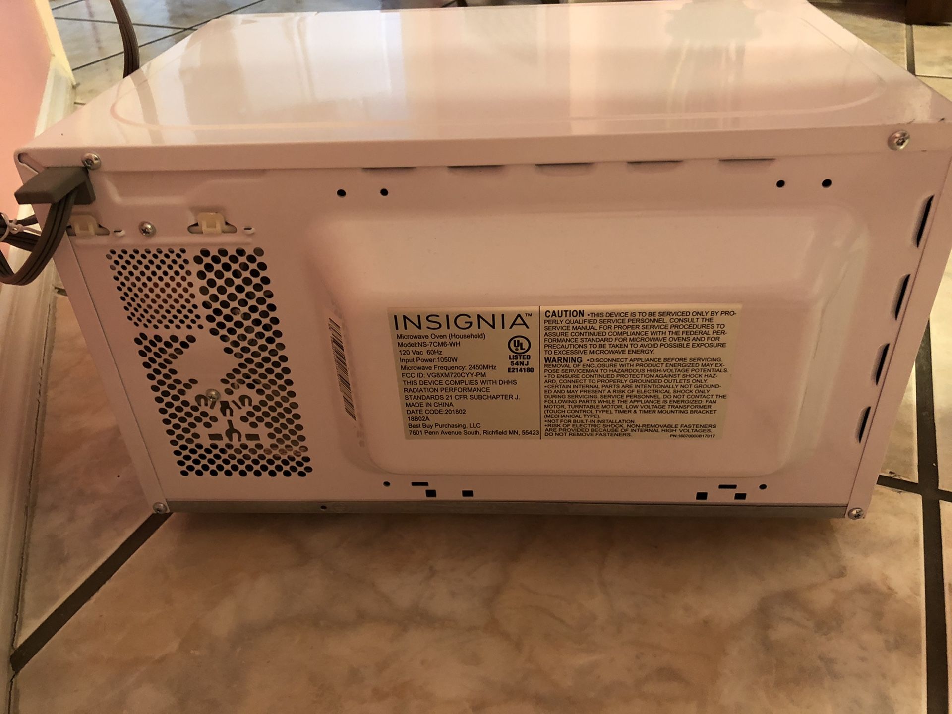 Insignia 0.7 CU.FT Compact Microwave - Black for Sale in Clearwater, FL -  OfferUp