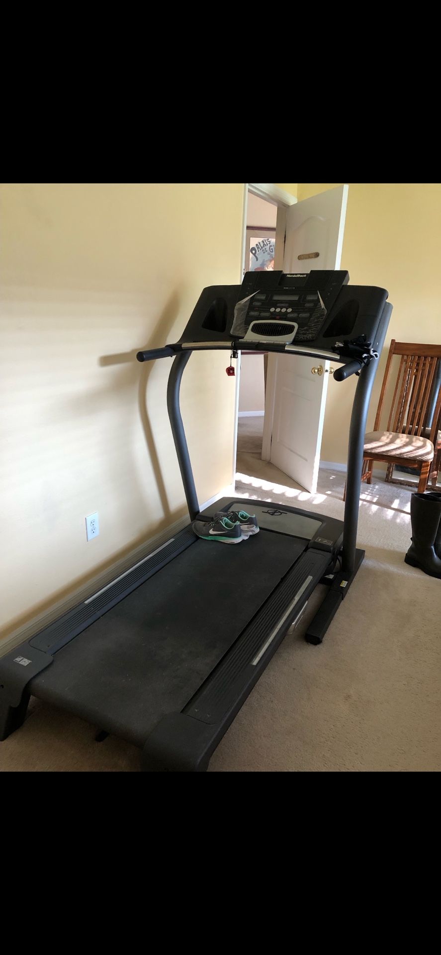 Please note this item is available for pick up in winter garden Florida near the downtown area. This is a very good quality treadmill only