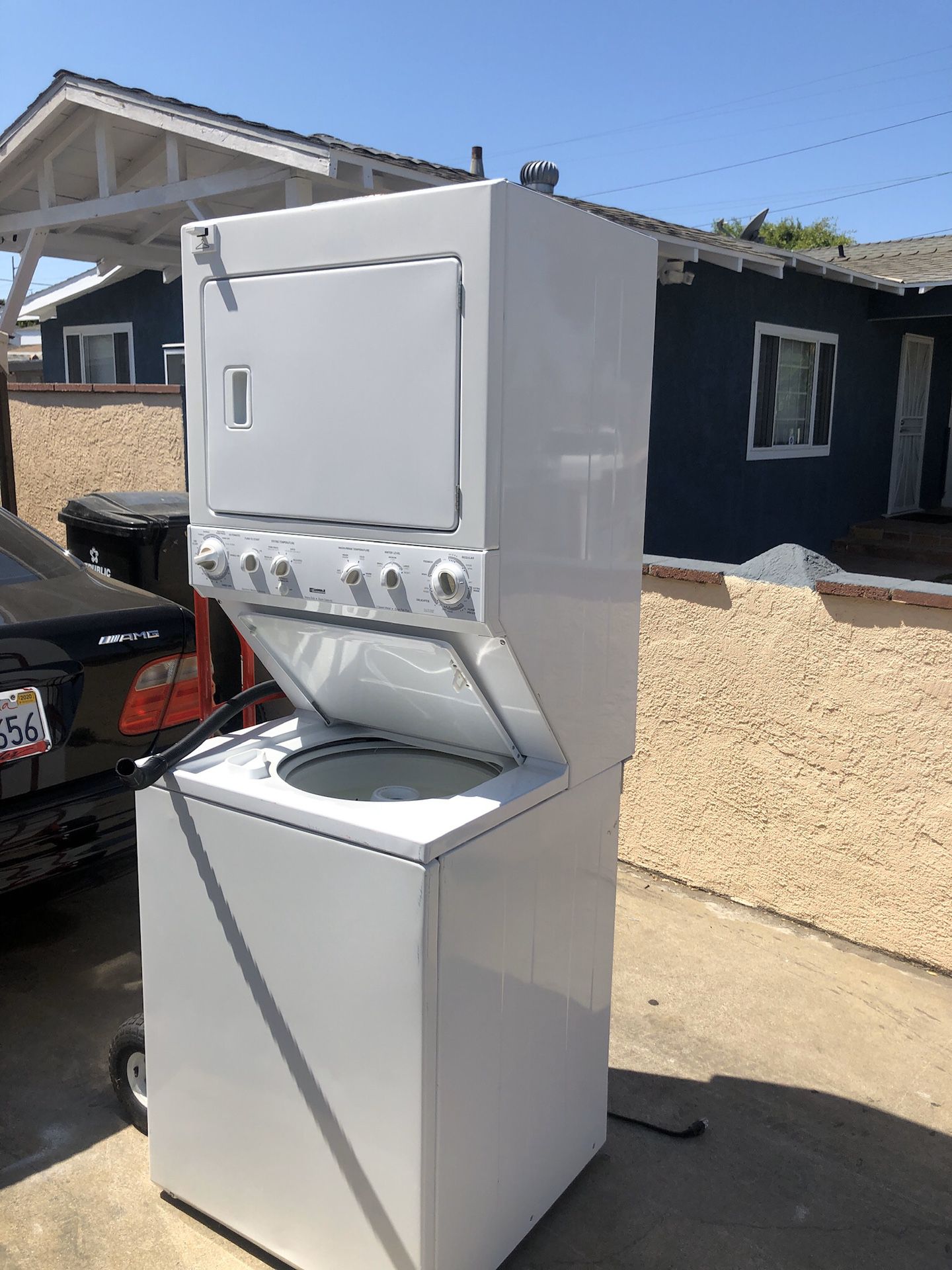 Kennedy washer dryer stacked 27” full load