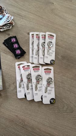 Brand New Supreme Nite Ize Skullkey Tool