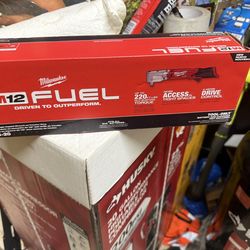 Milwaukee fuel right angle impact wrench