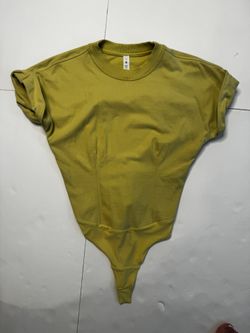 Lululemon Body T-shirt, Size XS, Color Light Yellow 