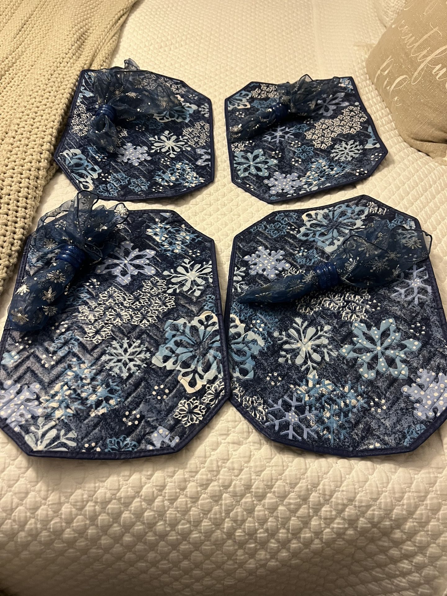 Christmas Reversible Place Mats And Napkins