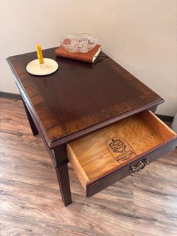 Vintage Hickory Chair Mahogany End Table / Nightstand