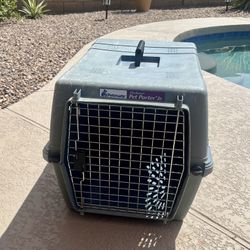 Pet Mate Deluxe Pet Porter Jr. Carrier/Kennel