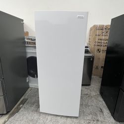 FRIGIDAIRE NEW UPRIGHT FREEZER