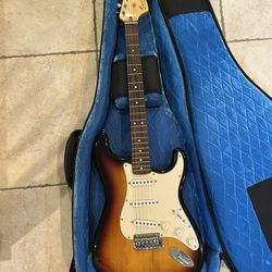 Squier Classic Vibe Stratocaster (Mint) w/ Reunion Blues Hardshell Case (Brand New)