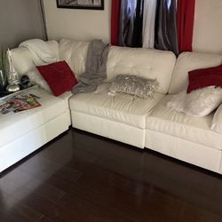 Sectional sofa, white in very good condition Down Sizeing   Is The Reason For The Sale It’s a Nice  Size   