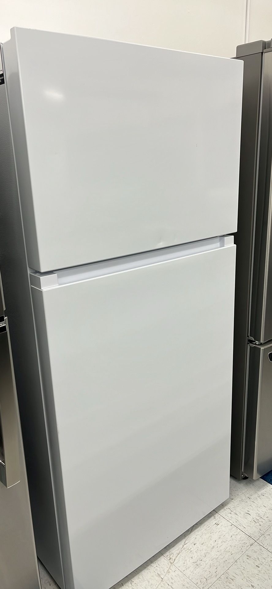 Mora 18 Cu. ft. Top Mount Refrigerator, Standard Door Style, New - White, LED Lighting, MRT180N6AWD