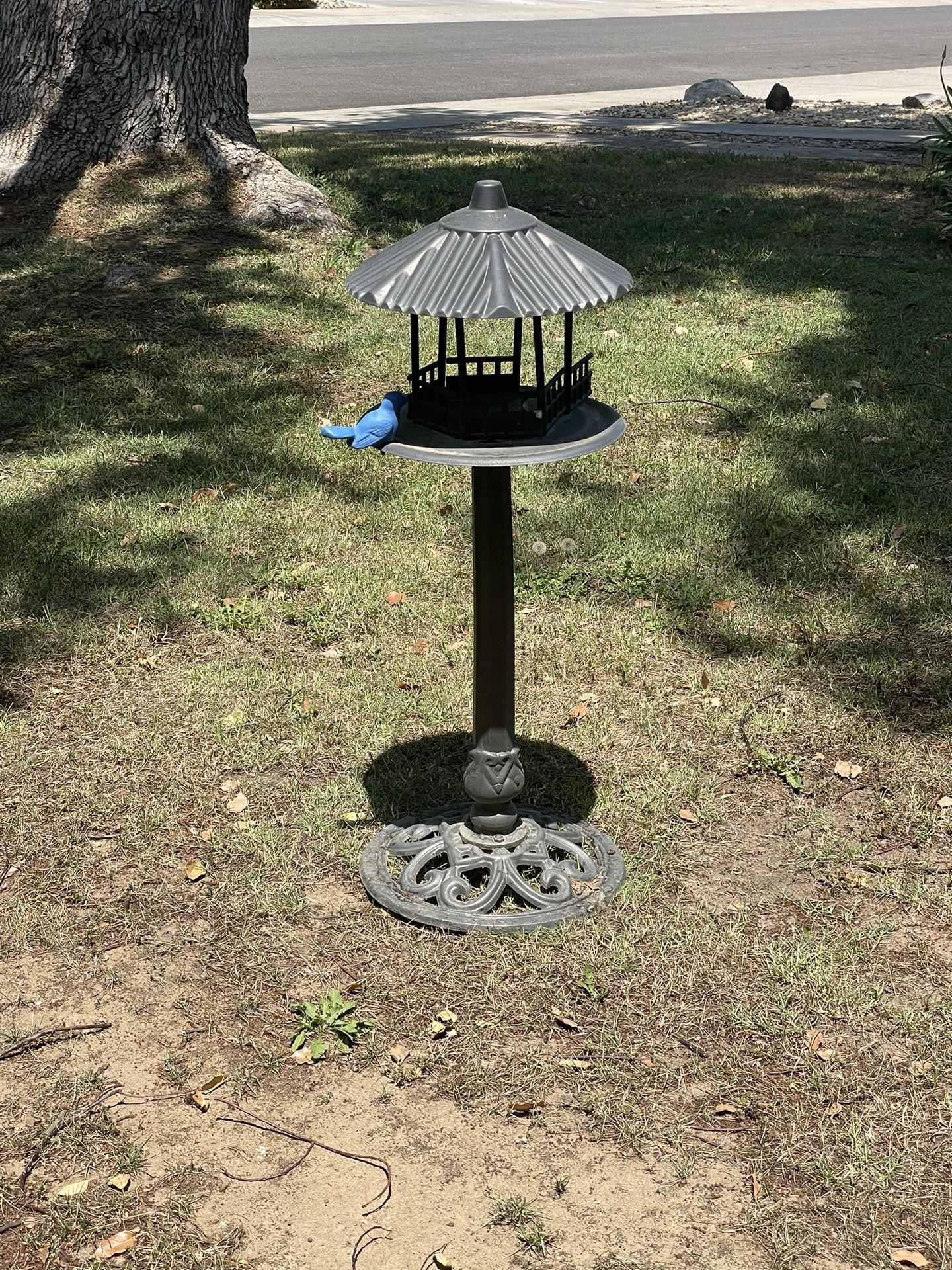 Metal Free Standing Bird Feeder for Sale in Lodi, CA OfferUp