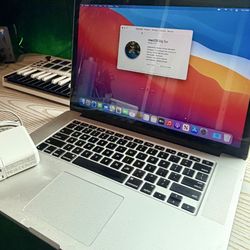 MacBook Pro: 15”, mid 2014. in great condition!