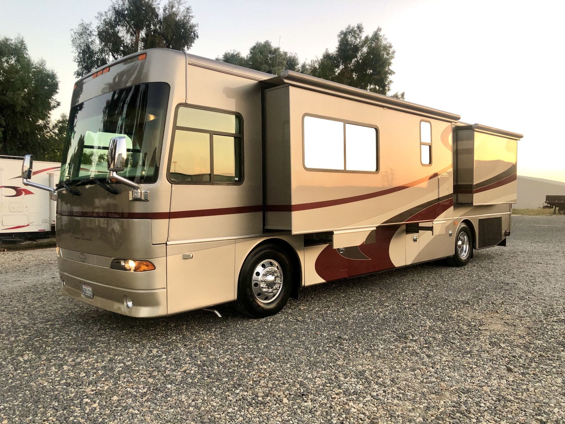 2007 high end alpine coach diesel pusher 36ft to Slides 400hp isl cummins motor