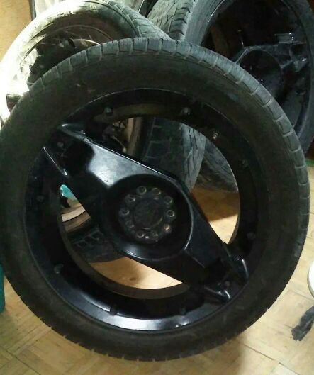 5 lug universal black blade 22' inch rims.