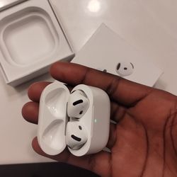 Apple Airpods 4 with Active noice cancelling