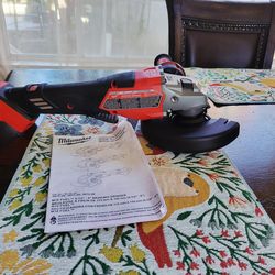 Milwaukee M18 FUEL 18-Volt Lithium-Ion Brushless Cordless 4-1/2 in./6 in. Braking Grinder with Paddle Switch (Tool-Only)