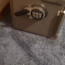 Sentry Safe Roughly 18inch Square