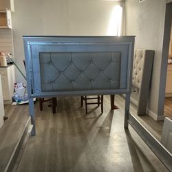 Queen size headboard and footboard bed frame