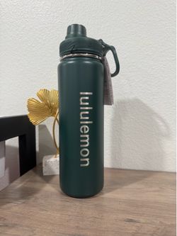 Lululemon water bottle