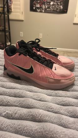 LeBron witness. Size men’s 8