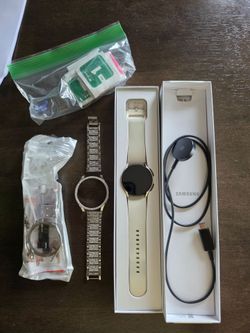Samsung galaxy watch 6 40mm with extras, BOX
