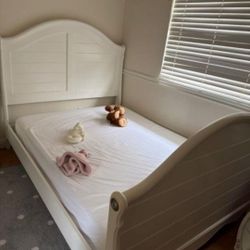 Full Size Bed With Mattress 