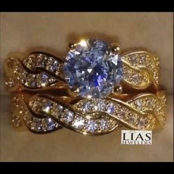 New 18k Yellow Gold Wedding Ring Set 
