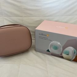 Willow Go Wearable Breast Pump & Case Bundle