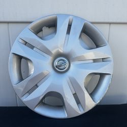 OEM Nissan Versa Single 15 Inch Hubcap USED 