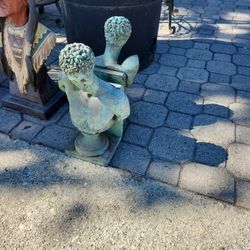 Bookends Antique Style  Plastic Material 