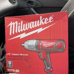 Milwaukee Impact Wrench 1/2 Inch 