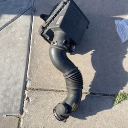 2004 GMC Sierra 2500HD Duramax Air Intake