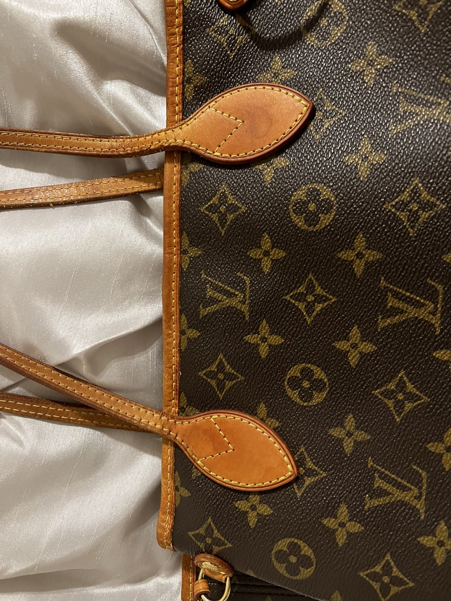 Authentic Louis Vuitton Neverfull PM for Sale in San Antonio, TX