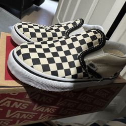 Vans classic slip ons